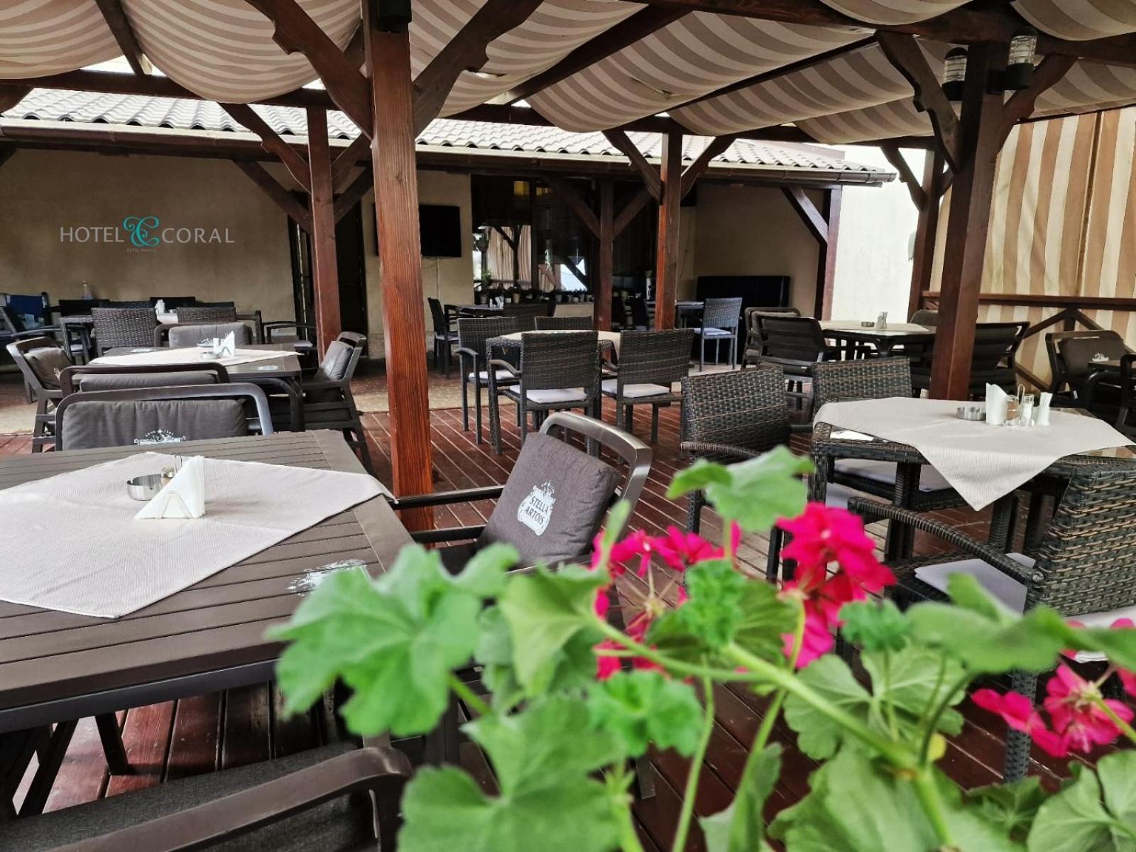 Hotel Coral Valea Lupului  Exterior foto